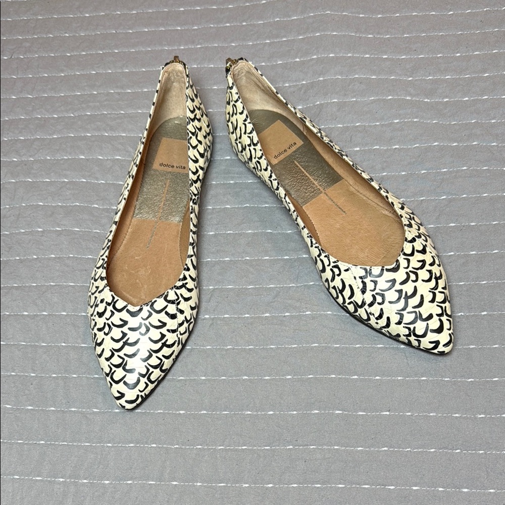 Dolce Vita Pavari Black and Cream Pointed-Toe Flats